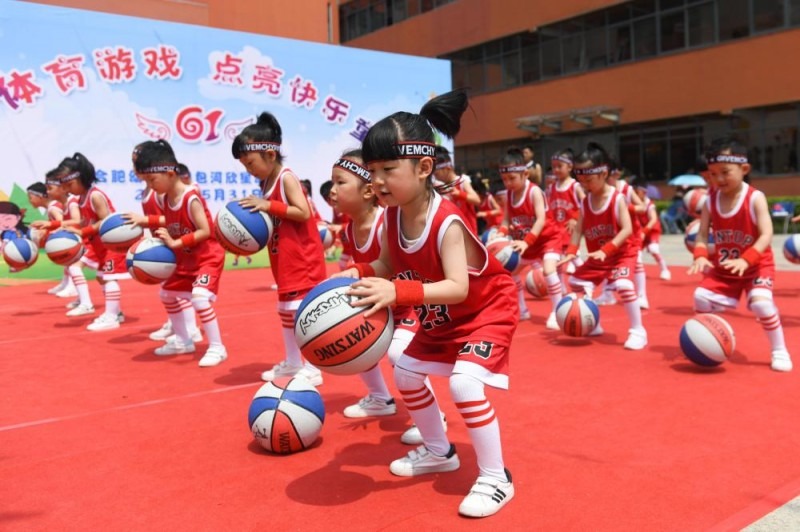 中国女篮主教练宫鲁鸣：对标一流强队 坚持“三全”方针