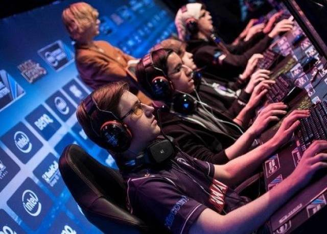 一直以来都 一直以来都